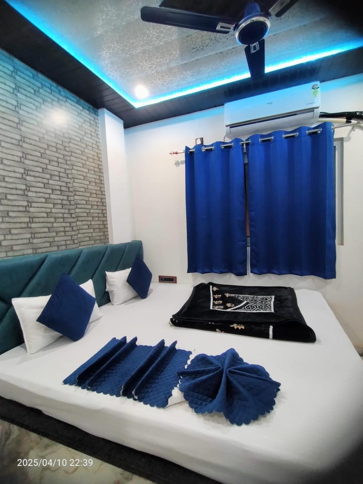 Neelkanth Pg House - Varanasi — Photos 1